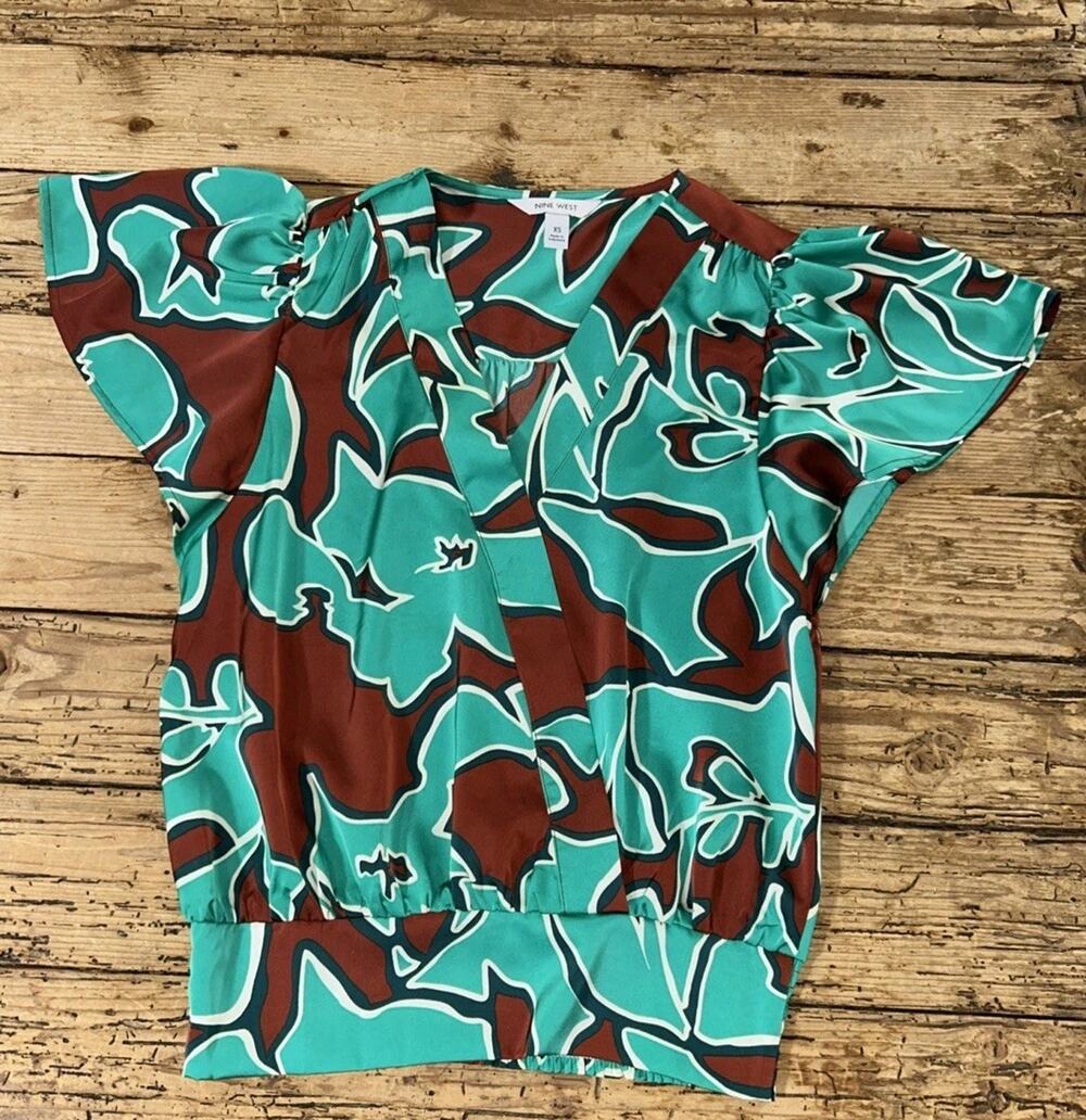 Nine West Women’s Size XS Teal Mid Oleander Banded Flutter Sleeve V-Neck Top NWT